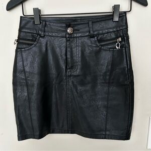 Black faux-leather mini-skirt shorts underwear four pockets zippers size Small